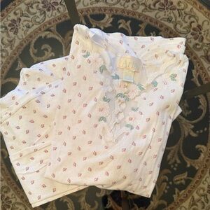 🌷NWOT ARIA FLORAL LONG SLEEVED PAJAMA SET FOR WOMEN SIZE MEDIUM🌸